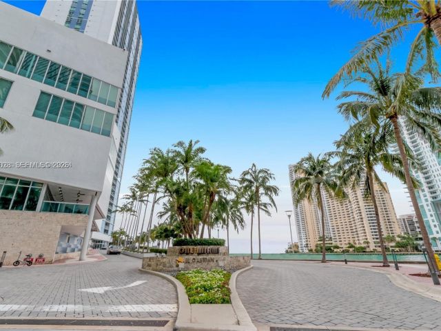 Apartment for sale  Unit #LPH 17 - photo 7266830