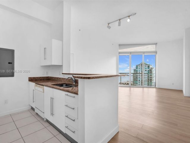 Apartment for sale  Unit #LPH 17 - photo 7266835