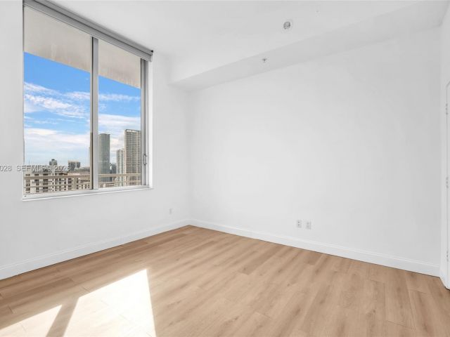 Apartment for sale  Unit #LPH 17 - photo 7266837