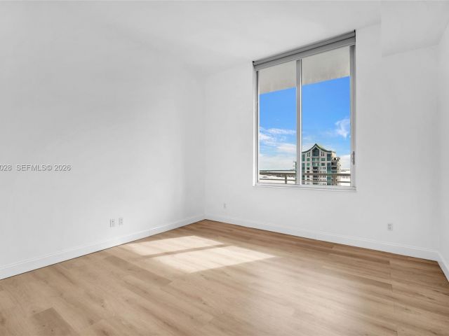 Apartment for sale  Unit #LPH 17 - photo 7266838