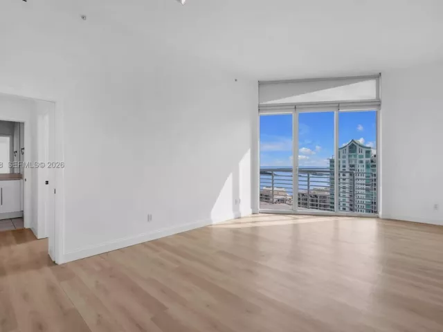 1-bedroom condo for sale in Miami - 325 S Biscayne Blvd LPH 17 - MondialRealty