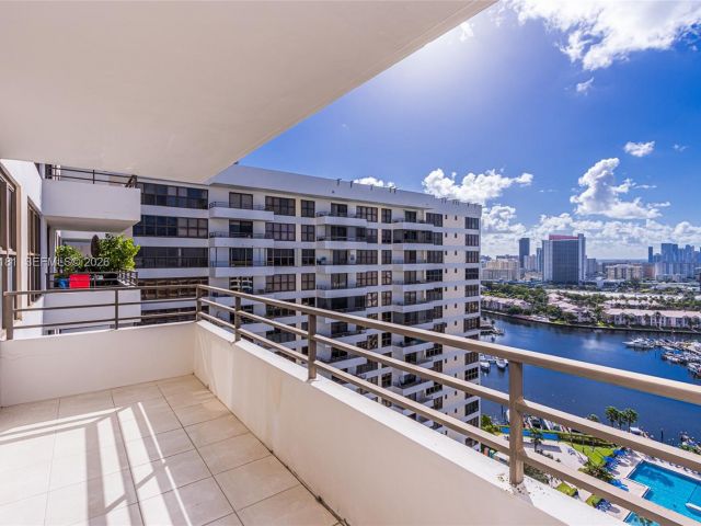 Apartment for sale  Unit #2315 - photo 7434087