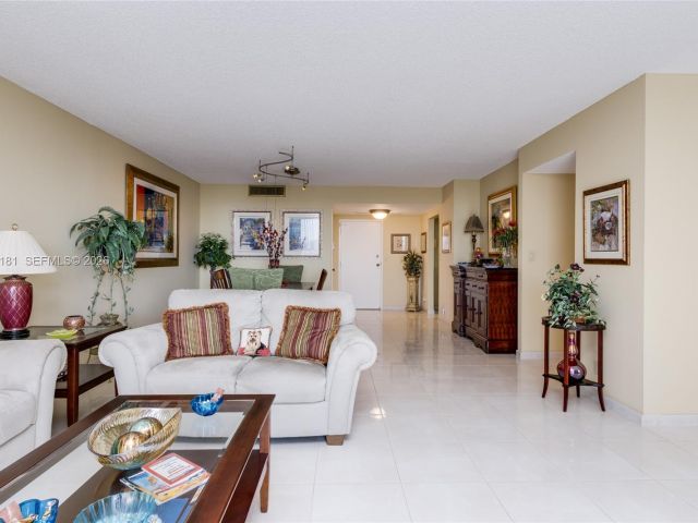 Apartment for sale  Unit #2315 - photo 7434092