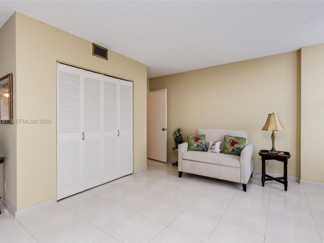 Apartment for sale  Unit #2315 - photo 7434095