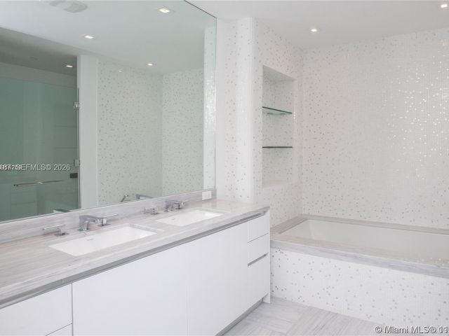 Apartment for rent  Unit #1402 - photo 7268850