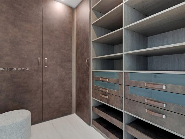 Apartment for rent  Unit #1402 - photo 7268857