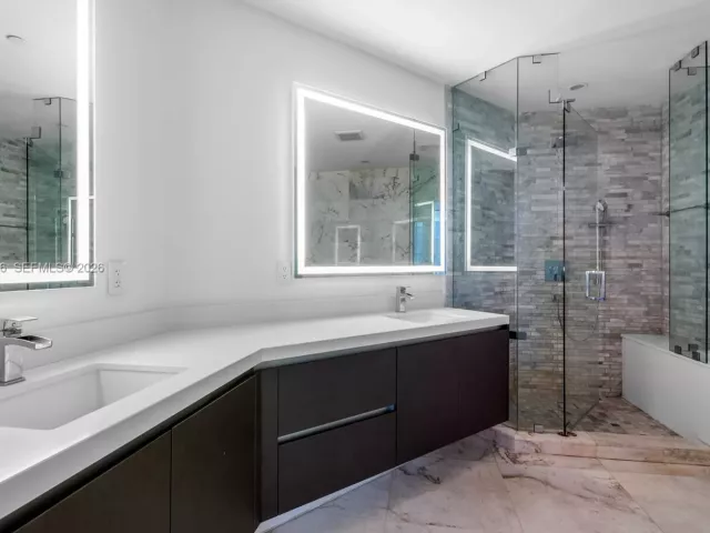 2-bedroom condo for rent in Miami - 851 NE 1st Avenue 1409 - MondialRealty