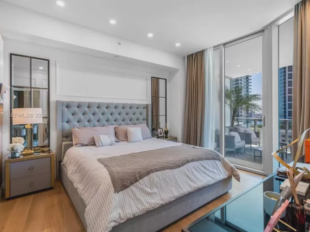 2-bedroom condo for rent in Miami - 851 NE 1st Avenue 1409 - MondialRealty