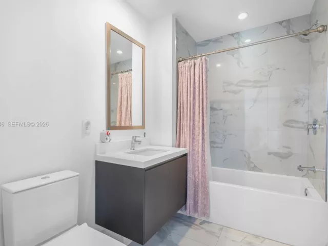 2-bedroom condo for rent in Miami - 851 NE 1st Avenue 1409 - MondialRealty