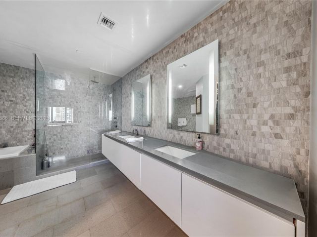 Apartment for sale  Unit #3309 - photo 7278881