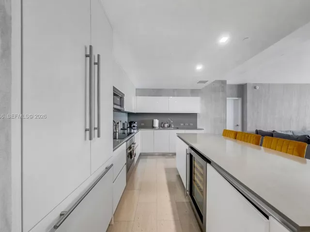 2-bedroom condo for sale in Miami - 68 SE 6th St 3309 - MondialRealty