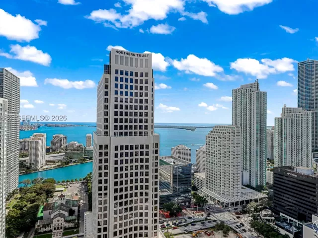 2-bedroom condo for sale in Miami - 68 SE 6th St 3309 - MondialRealty