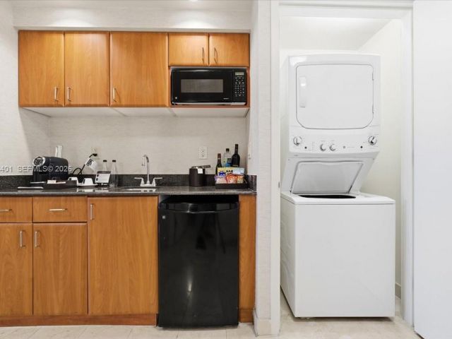 condo for sale in Sunny Isles Beach - 18001 Collins Ave 1111 - MondialRealty