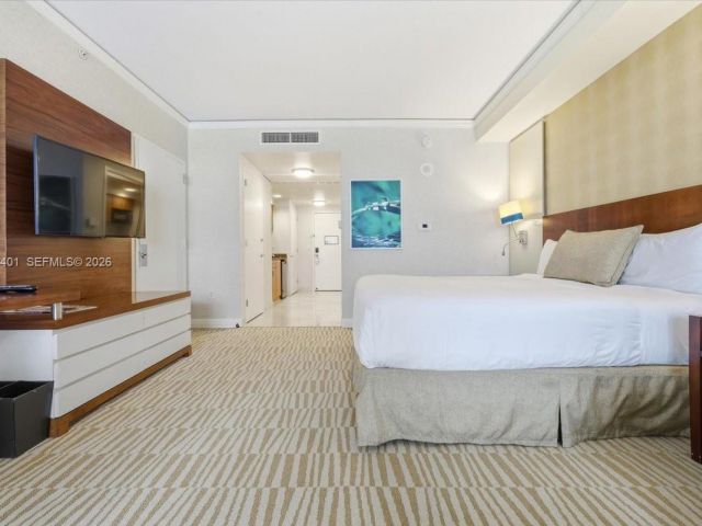 condo for sale in Sunny Isles Beach - 18001 Collins Ave 1111 - MondialRealty