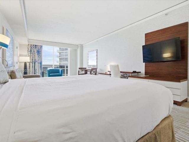 condo for sale in Sunny Isles Beach - 18001 Collins Ave 1111 - MondialRealty