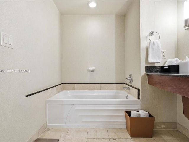 condo for sale in Sunny Isles Beach - 18001 Collins Ave 1111 - MondialRealty