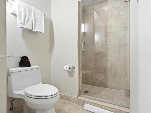 condo for sale in Sunny Isles Beach - 18001 Collins Ave 1111 - MondialRealty