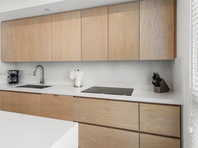 Apartment for rent  Unit #901 - photo 7267553