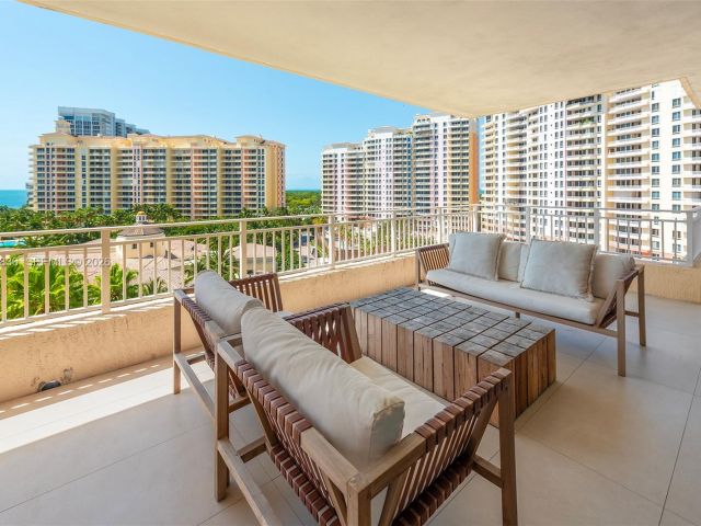 Apartment for rent  Unit #901 - photo 7267555