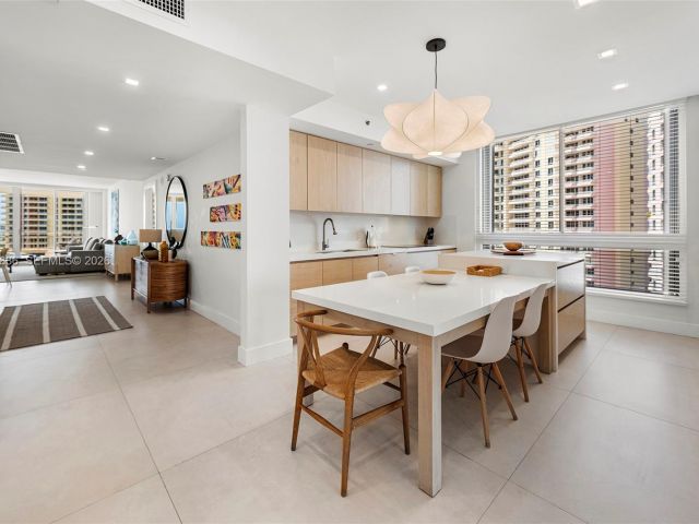 Apartment for rent  Unit #901 - photo 7267558