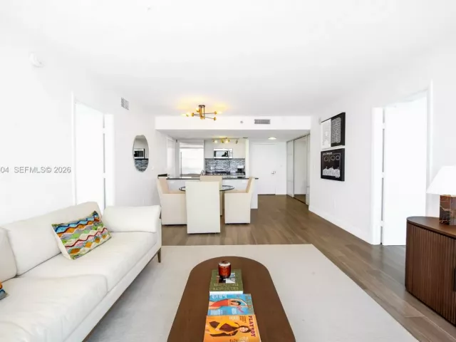 2-bedroom condo for sale in Miami - 50 Biscayne Blvd 3904 - MondialRealty