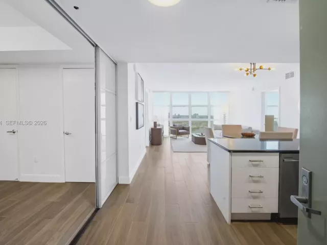2-bedroom condo for sale in Miami - 50 Biscayne Blvd 3904 - MondialRealty