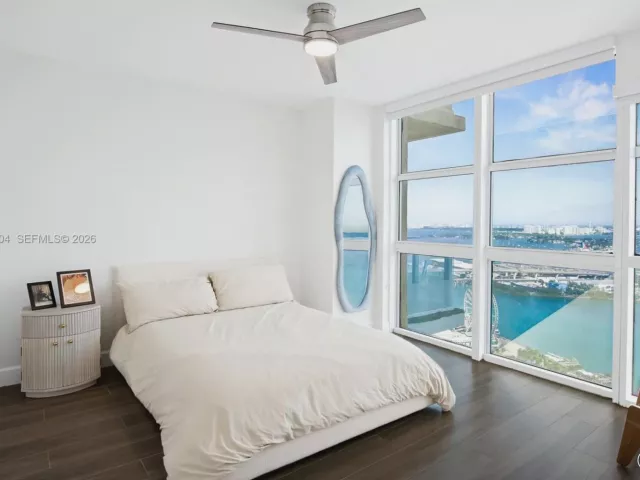 2-bedroom condo for sale in Miami - 50 Biscayne Blvd 3904 - MondialRealty