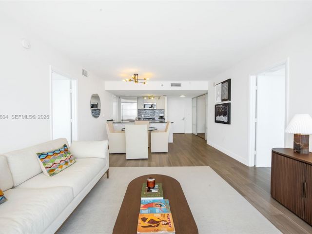 Apartment for sale  Unit #3904 - photo 7266547