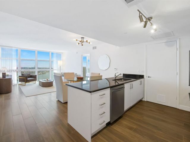 Apartment for sale  Unit #3904 - photo 7266555