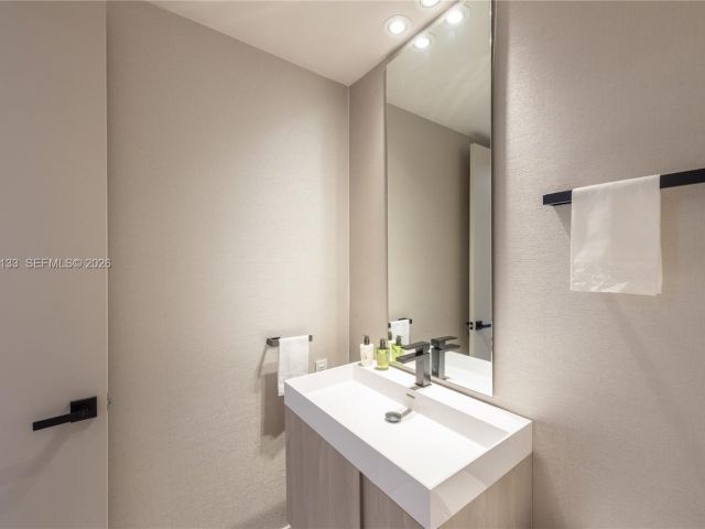 Apartment for rent  Unit #306 - photo 7267191