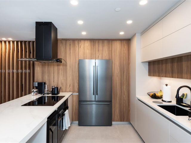 Apartment for rent  Unit #306 - photo 7267202