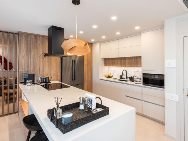 Apartment for rent  Unit #306 - photo 7267203