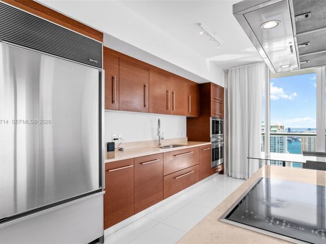 Apartment for sale  Unit #4410 - photo 7265976