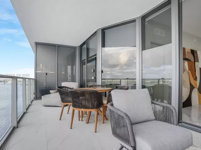 4-bedroom condo for sale in Miami - 700 NE 24th Street 901 - MondialRealty