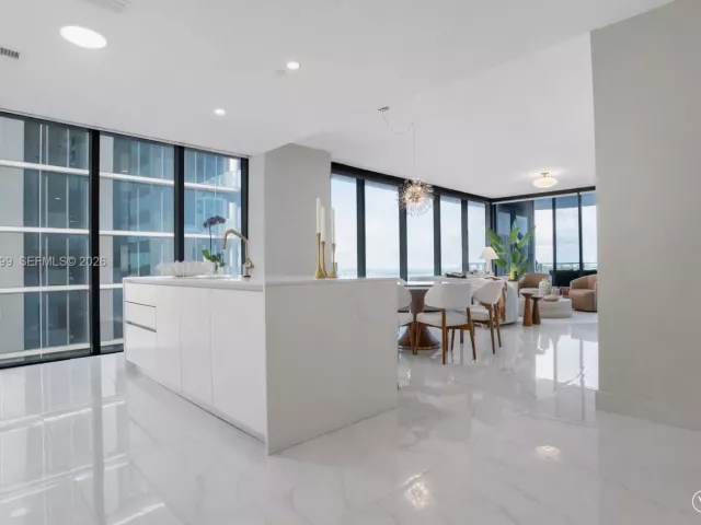 4-bedroom condo for sale in Miami - 700 NE 24th Street 901 - MondialRealty