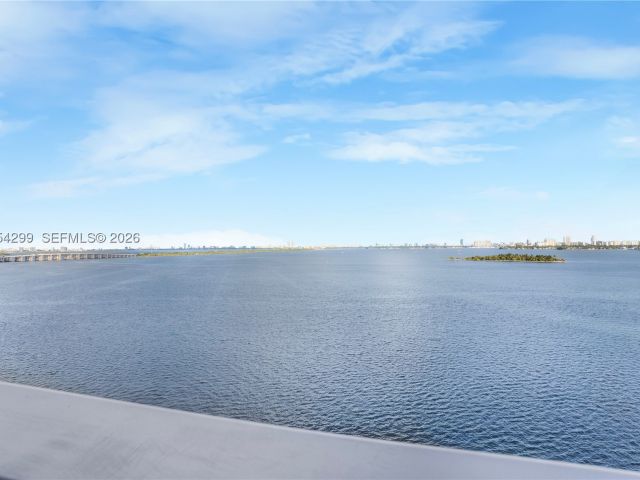 4-bedroom condo for sale in Miami - 700 NE 24th Street 901 - MondialRealty