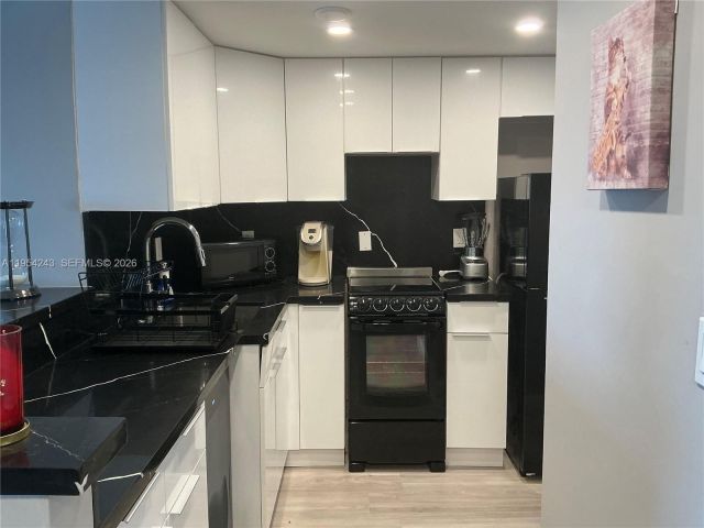 Apartment for rent  Unit #533 - photo 7432608