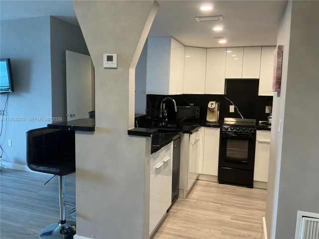 Apartment for rent  Unit #533 - photo 7432609