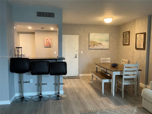 Apartment for rent  Unit #533 - photo 7432611