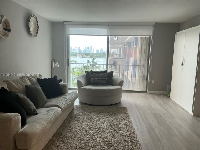 Apartment for rent  Unit #533 - photo 7432614