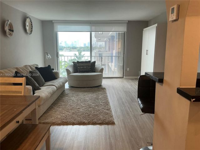 Apartment for rent  Unit #533 - photo 7432615