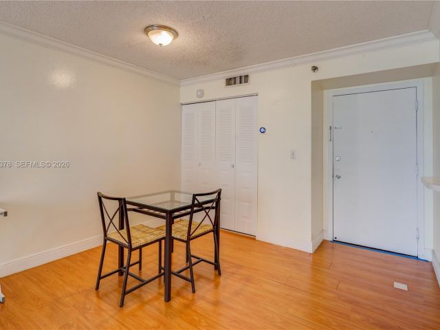 Apartment for rent  Unit #811 - photo 7431683