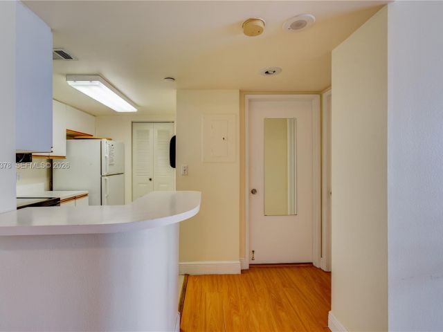 Apartment for rent  Unit #811 - photo 7431687