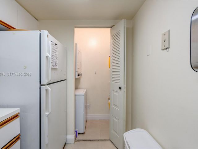 Apartment for rent  Unit #811 - photo 7431691