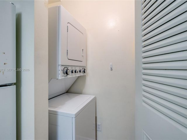 Apartment for rent  Unit #811 - photo 7431692