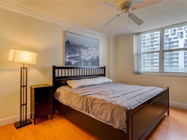 Apartment for rent  Unit #811 - photo 7431693