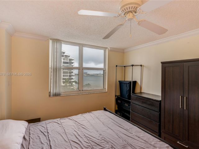 Apartment for rent  Unit #811 - photo 7431694