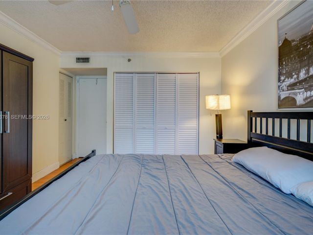 Apartment for rent  Unit #811 - photo 7431695