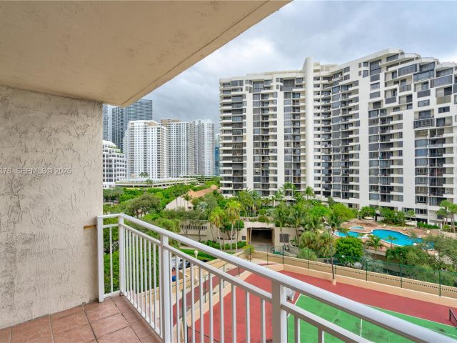 Apartment for rent  Unit #811 - photo 7431697