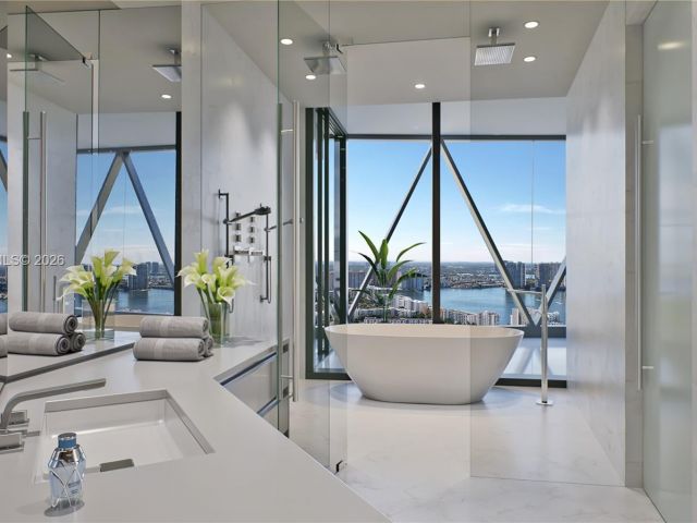 Apartment for sale  Unit #1104 - photo 7268820